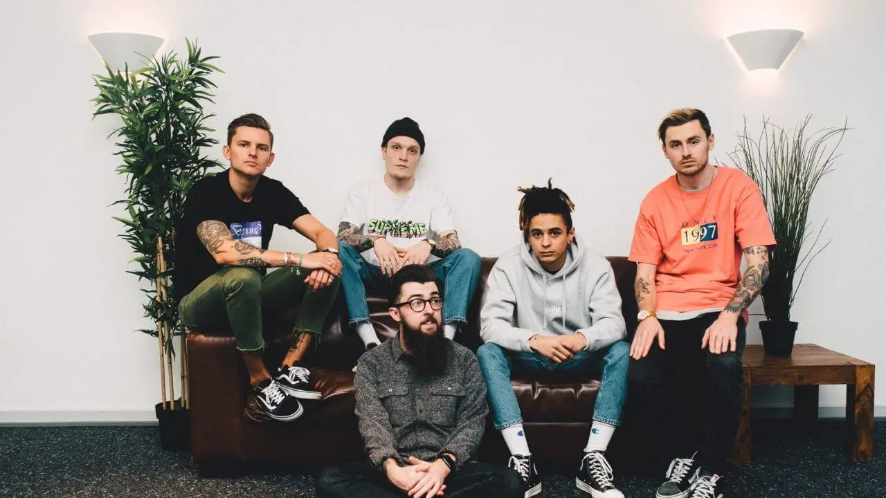 Lirik terjemahan dan arti makna lagu A Part of Me karya dari Neck Deep