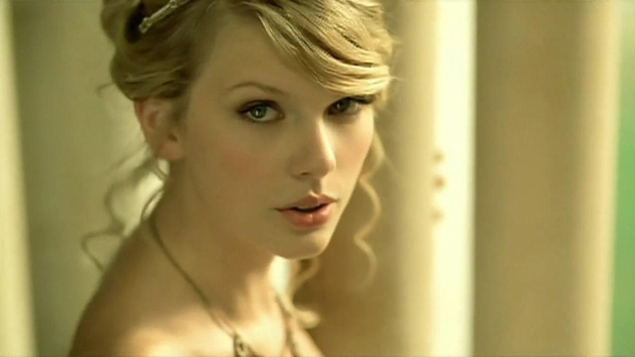 Lirik terjemahan dan arti makna lagu Love Story dari Taylor Swift