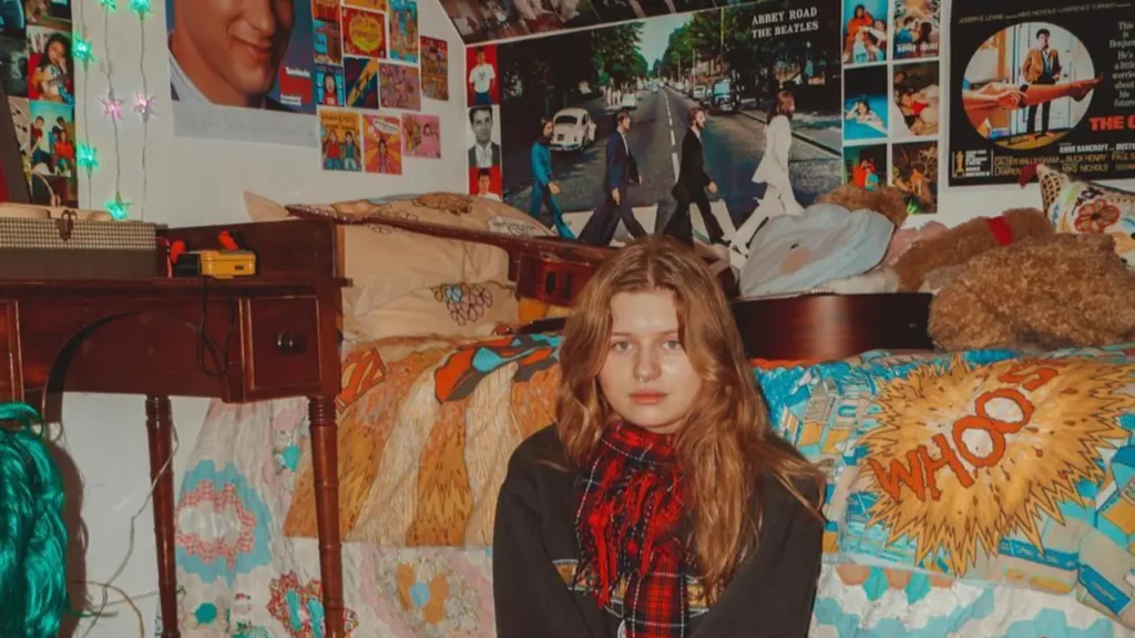 Lirik terjemahan dan arti makna lagu we fell in love in october dari girl in red