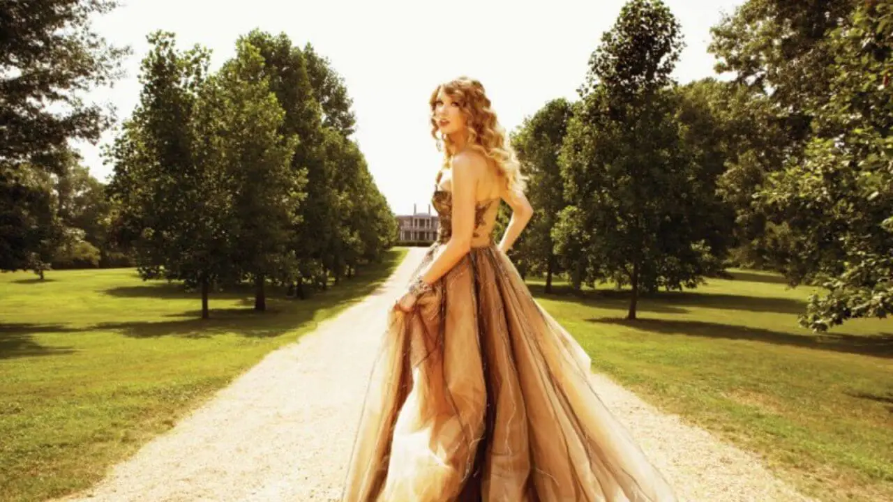 Lirik terjemahan dan arti makna lagu Enchanted karya dari Taylor Swift