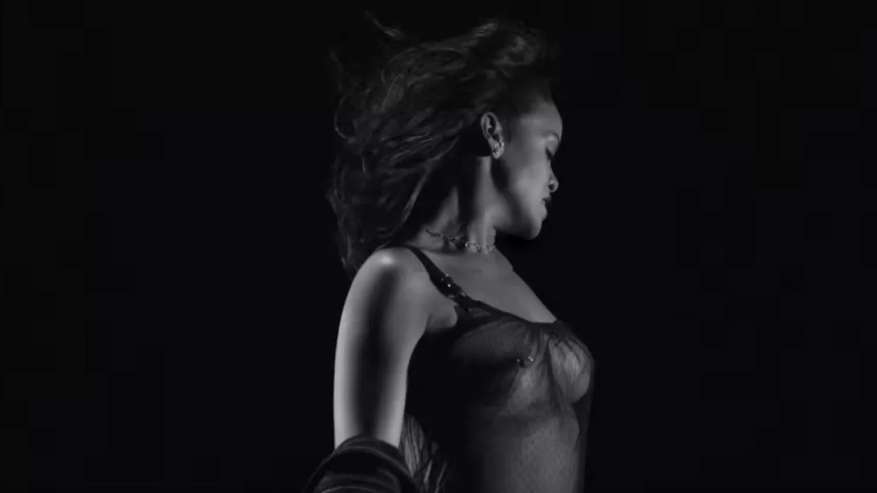 Lirik terjemahan dan arti makna lagu Kiss It Better karya dari Rihanna