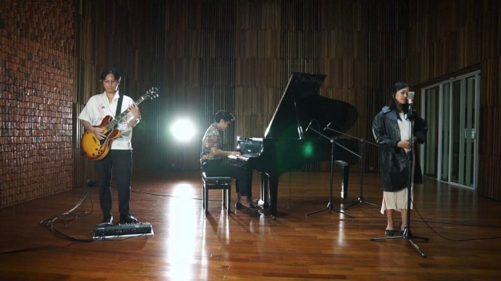 Lirik terjemahan dan arti makna lagu Anything You Want dari Reality Club