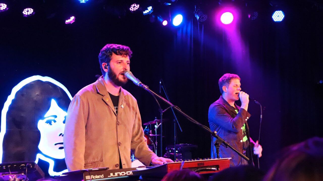 Lirik terjemahan dan arti makna lagu Not Allowed dari TV Girl