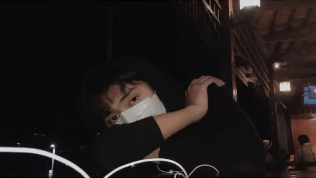 Lirik terjemahan dan arti makna lagu Old Love karya dari Yuji & Putri Dahlia