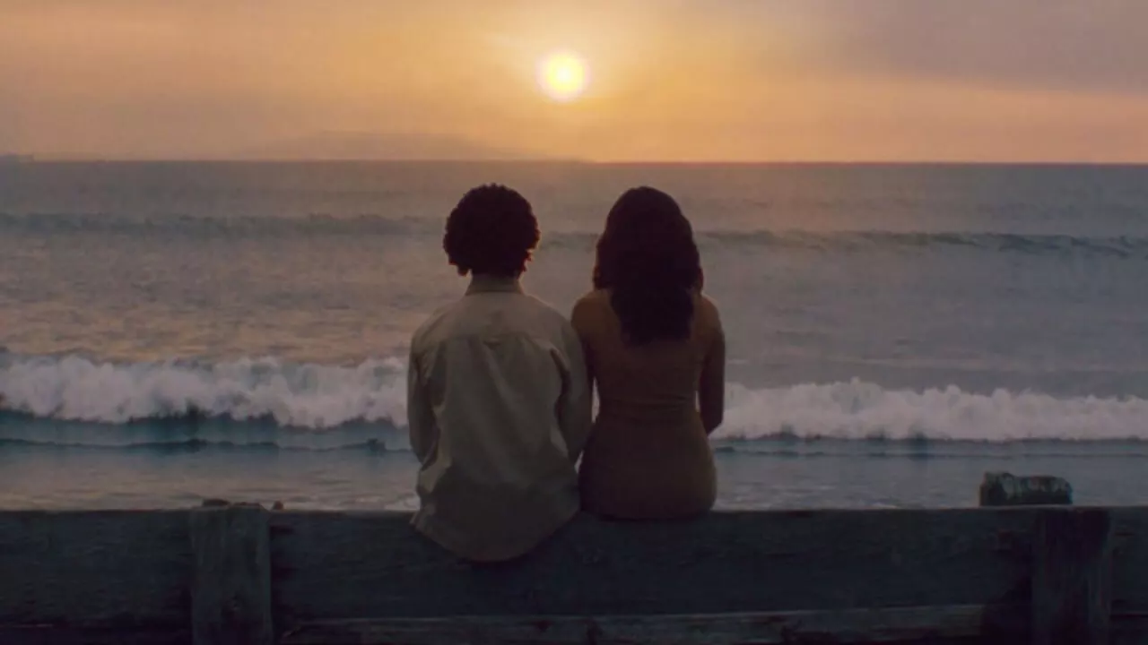 Lirik terjemahan dan makna lagu Here With Me karya dari d4vd