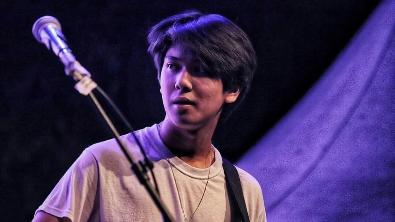 Lirik terjemahan dan makna lagu Hello You karya dari Iqbaal Ramadhan