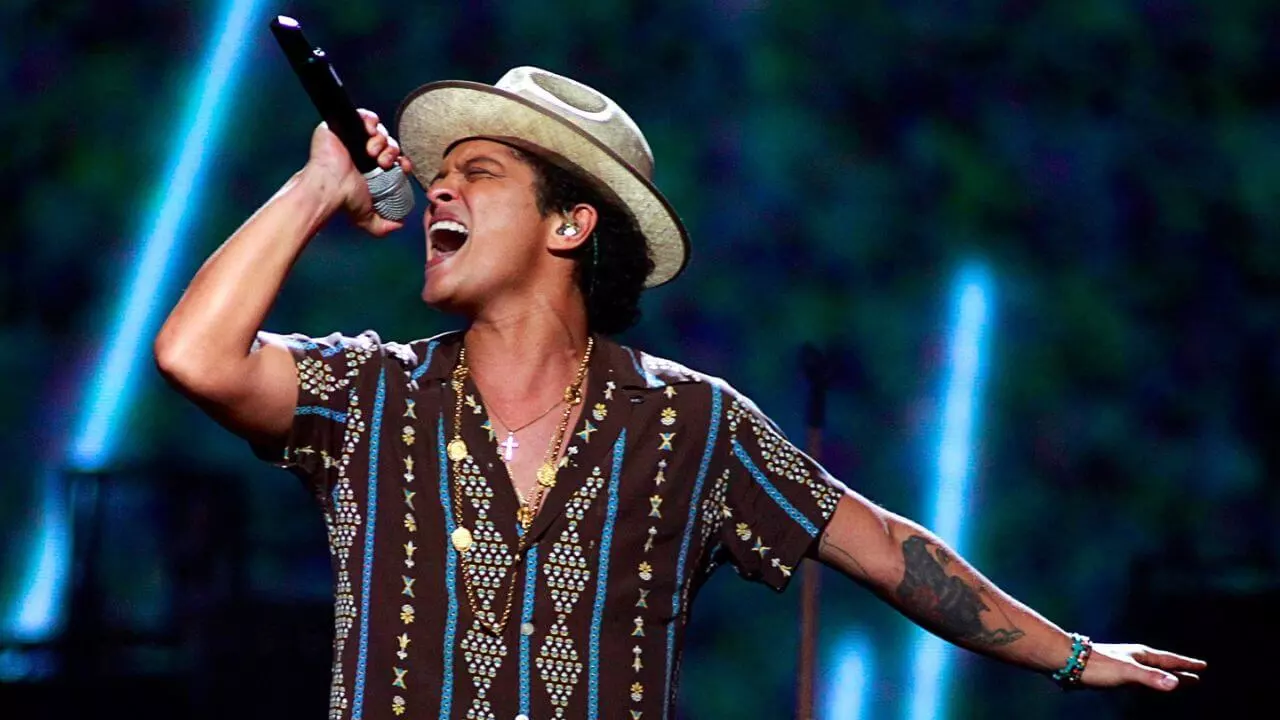 Lirik terjemahan dan makna lagu Runaway Baby karya dari Bruno Mars