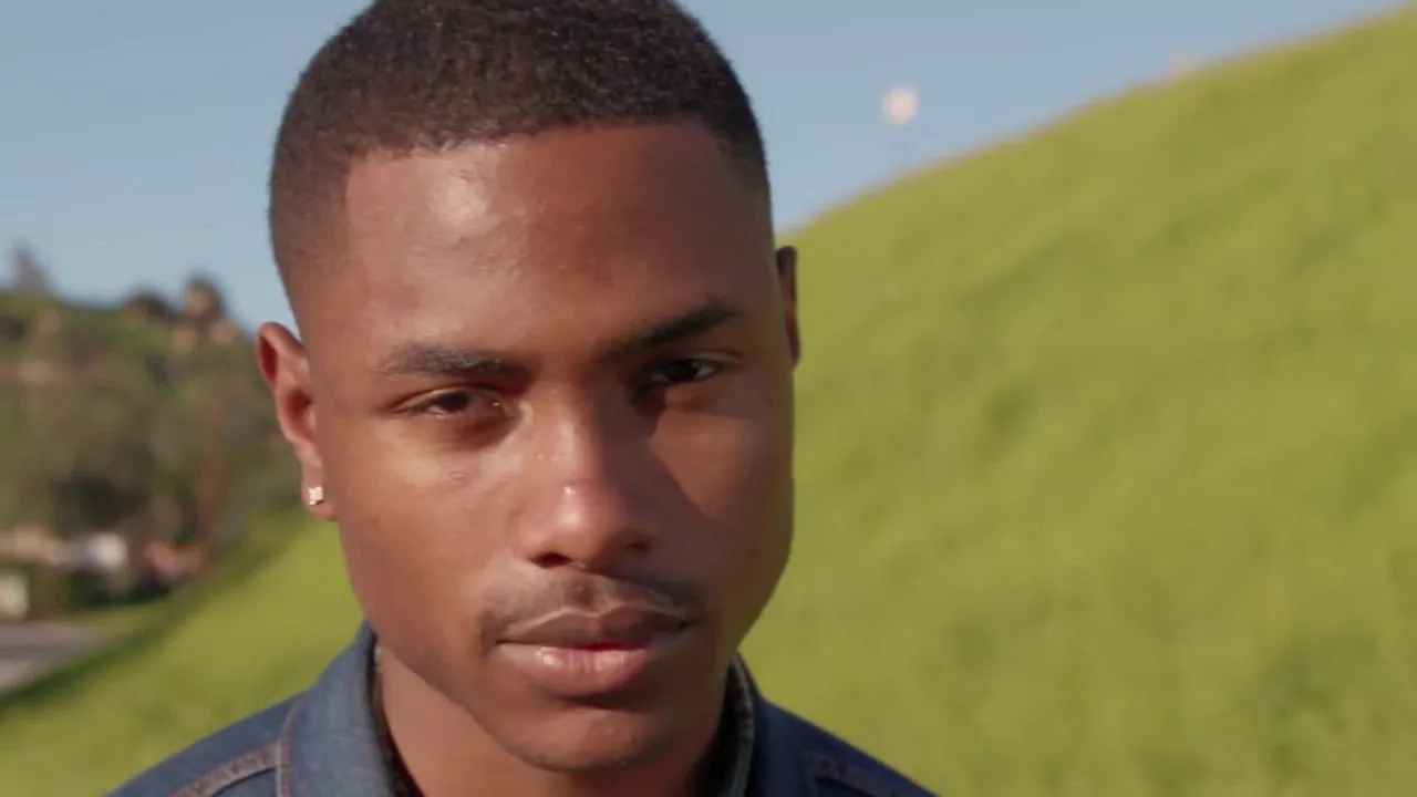 Lirik terjemahan dan makna lagu Dark Red karya dari Steve Lacy