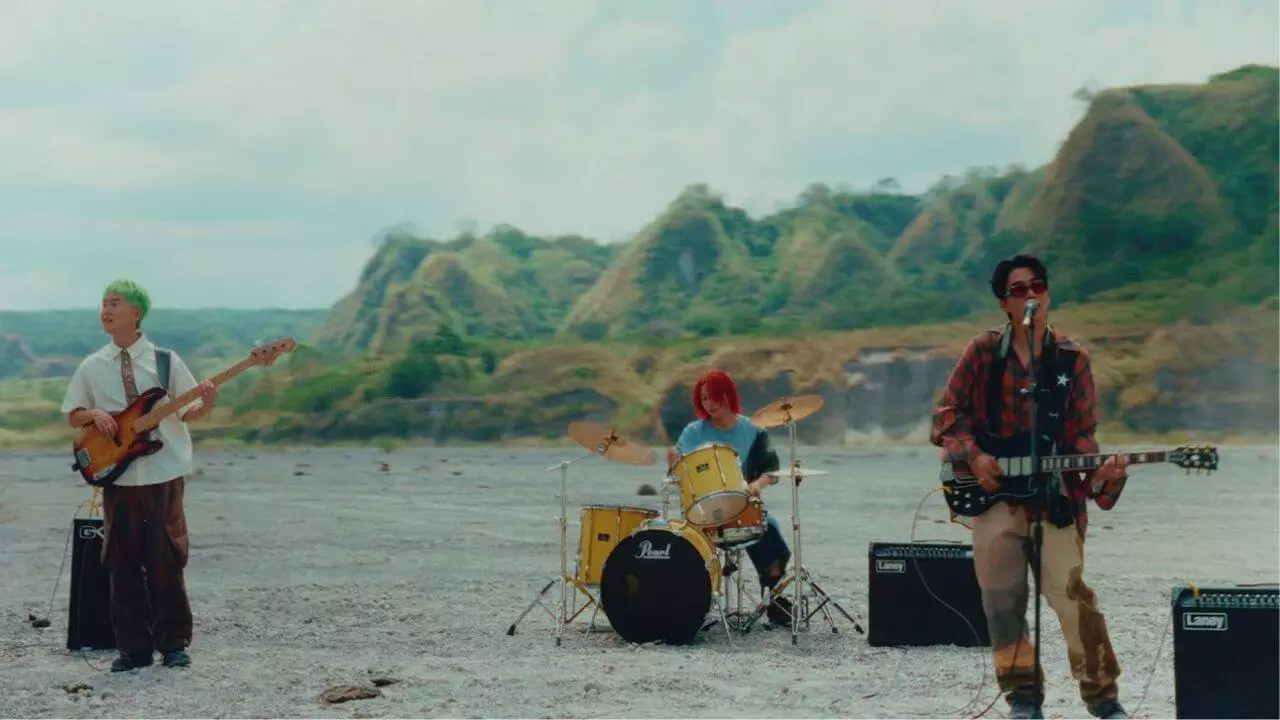 Lirik terjemahan dan makna lagu sunny days karya dari wave to earth