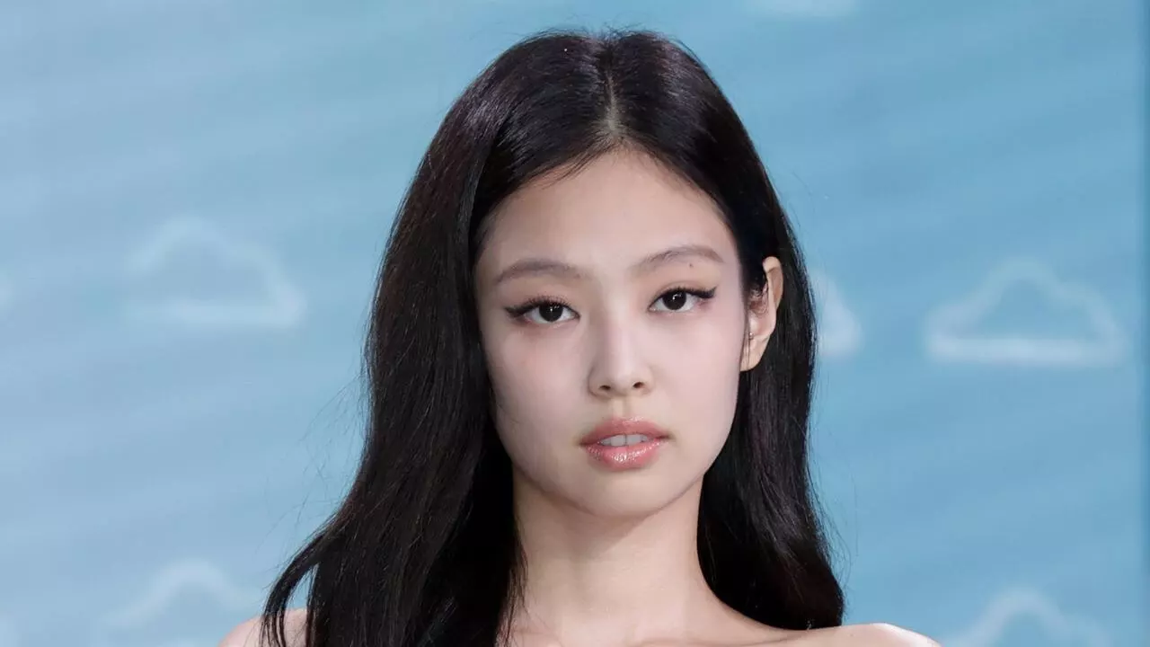 Lirik terjemahan dan arti makna lagu You & Me karya dari JENNIE