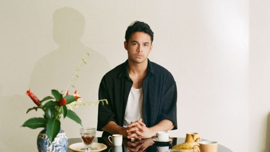 Lirik terjemahan dan arti makna lagu Letting Go dari Nadhif Basalamah