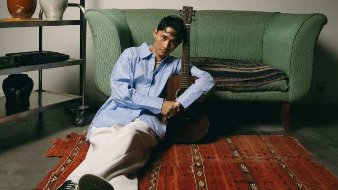 Lirik terjemahan dan arti makna lagu Love Me Like You Say You Do dari Abeliano