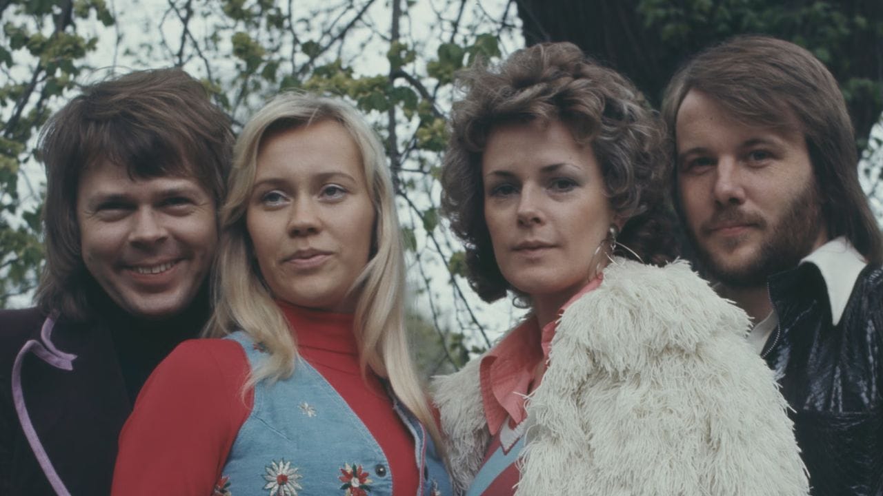 Lirik terjemahan dan arti makna lagu Happy New Year dari ABBA