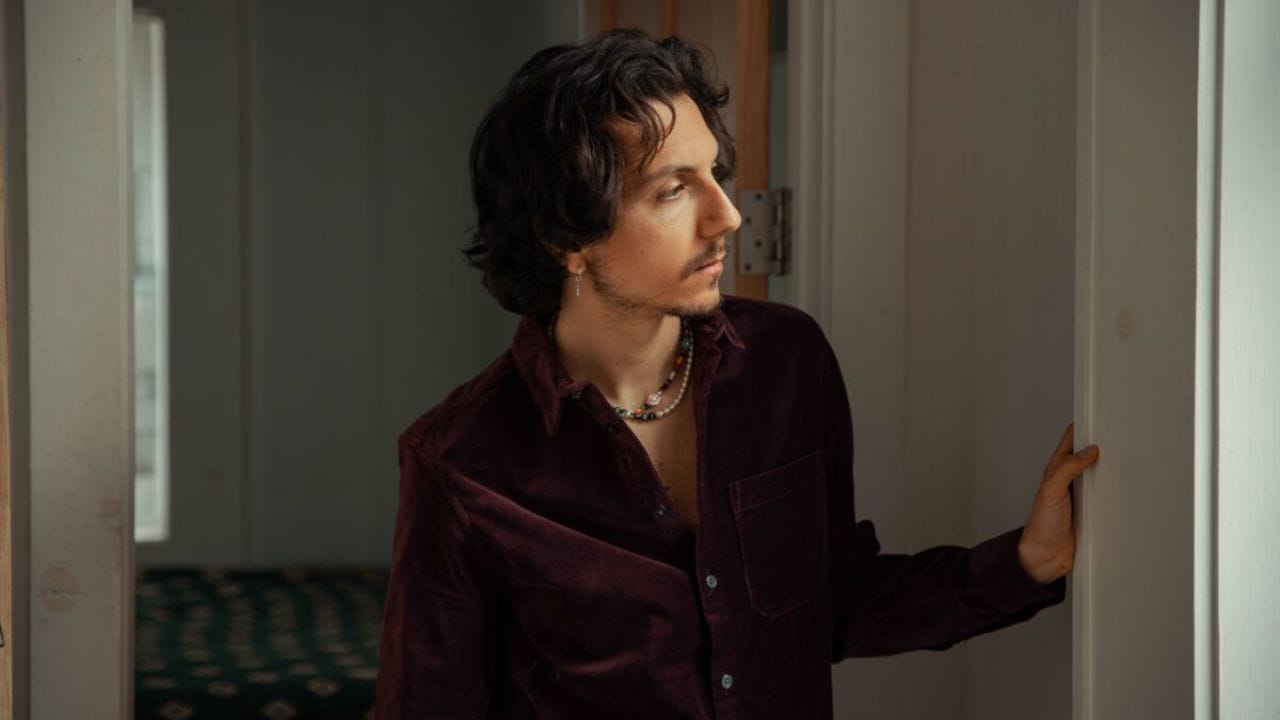 Lirik terjemahan dan arti makna lagu If December Never Ends dari Anson Seabra