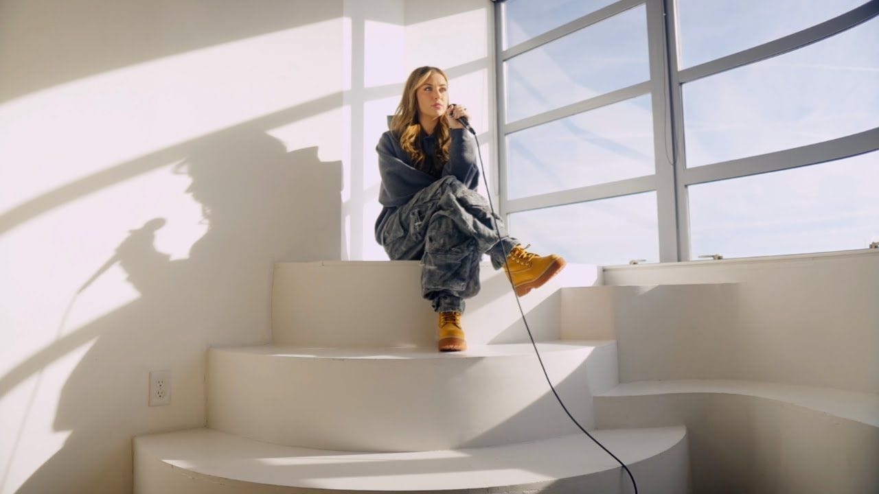 Lirik terjemahan dan arti makna lagu Enough of Me dari Rachel Grae