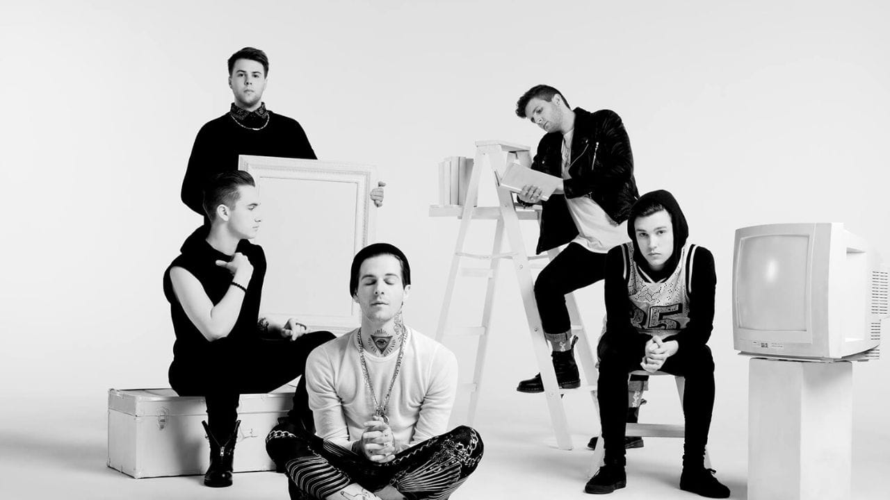 Lirik terjemahan dan arti makna lagu Daddy Issues dari The Neighbourhood