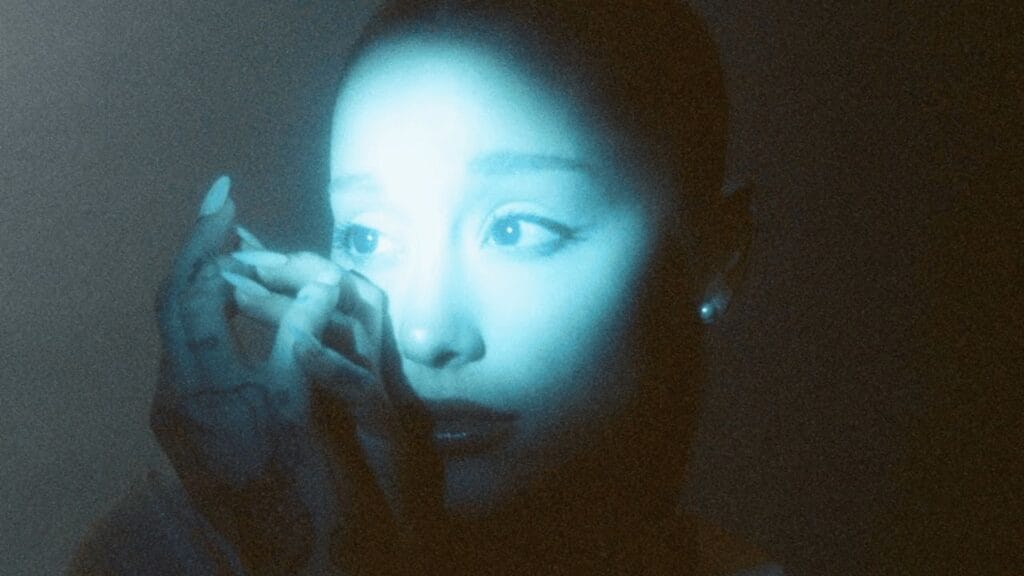Lirik terjemahan dan arti makna lagu outgrown dari Ariana Grande