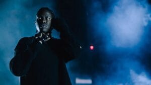 Lirik terjemahan dan arti makna lagu Superpowers dari Daniel Caesar