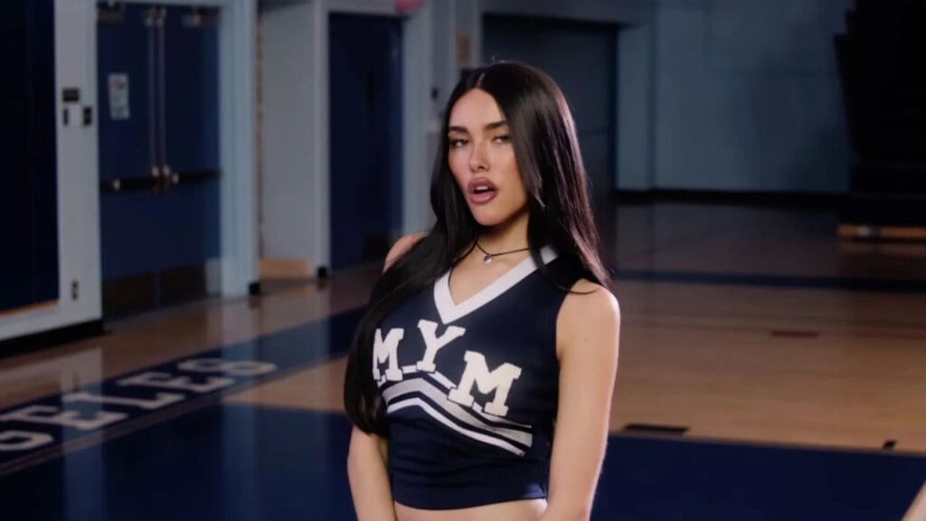 Lirik terjemahan dan arti makna lagu Make You Mine dari Madison Beer