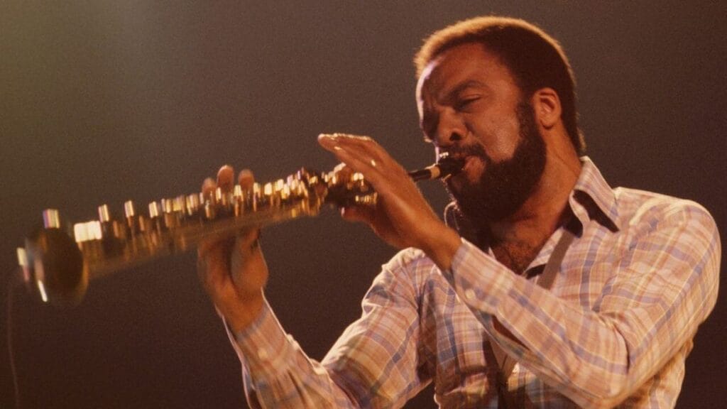 Lirik terjemahan dan arti makna lagu Just the Two of Us dari Grover Washington, Jr. feat. Bill Withers