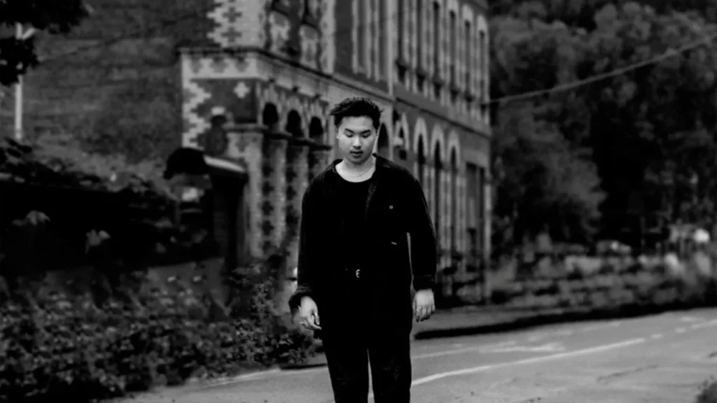 Lirik terjemahan dan arti makna lagu Faults dari Keenan Te