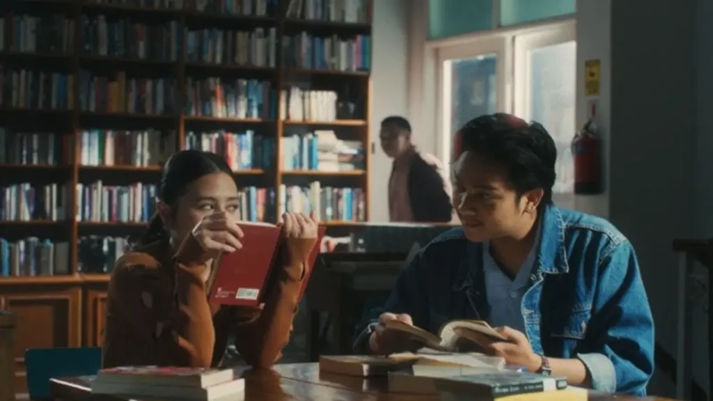 Lirik dan makna lagu Tuk Singgah dari Daun Jatuh ft. Prilly Latuconsina