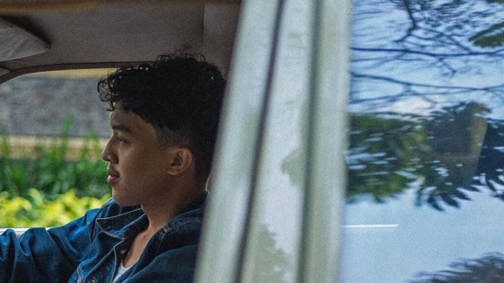 Lirik terjemahan dan arti makna lagu Feels Like We're Still a Lover dari Aldi Haqq