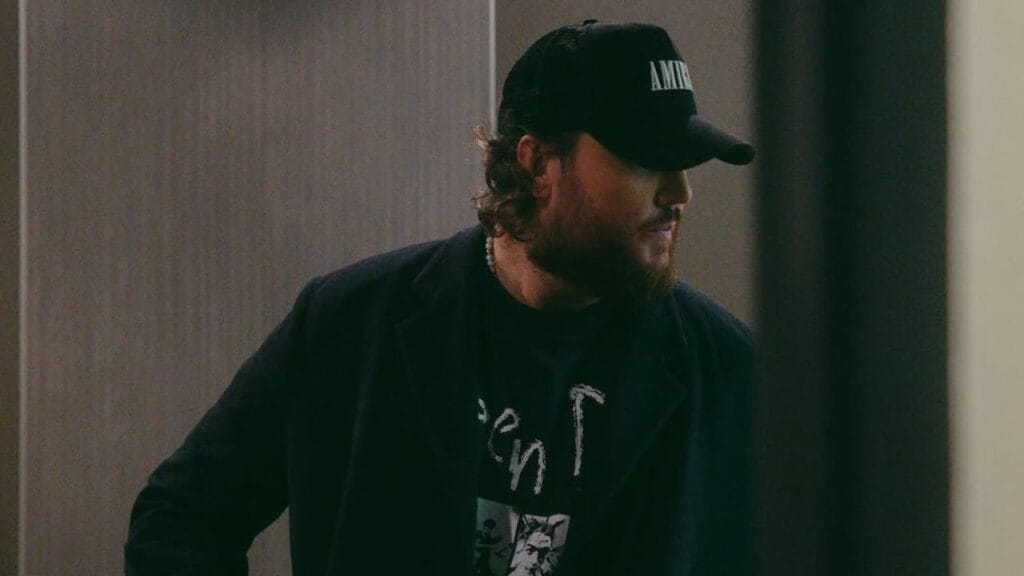 Lirik terjemahan dan arti makna lagu Embers dari James Arthur