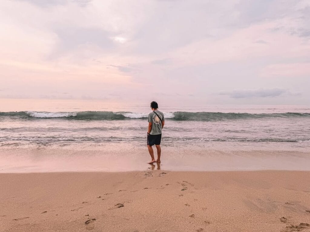 Lirik dan makna lagu Di Sore Hari Yang Lucu dari Halstage ft. Videmarsha