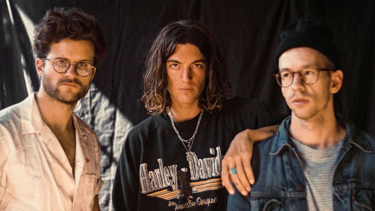 Lirik terjemahan dan arti makna lagu 13 dari LANY