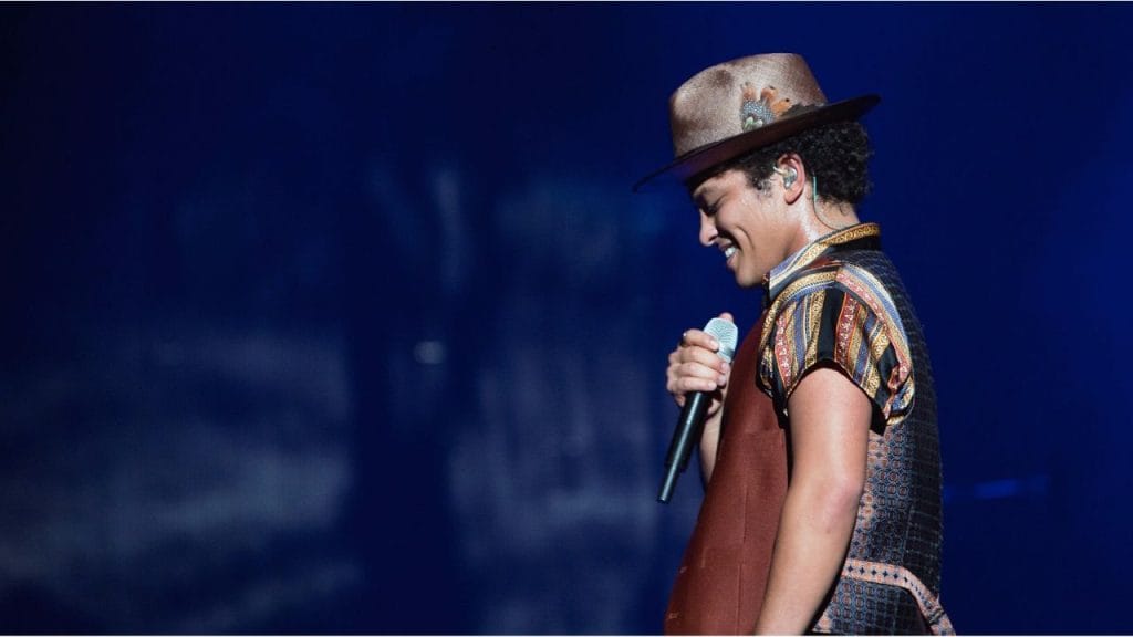 Lirik terjemahan dan arti makna lagu Too Good to Say Goodbye dari Bruno Mars