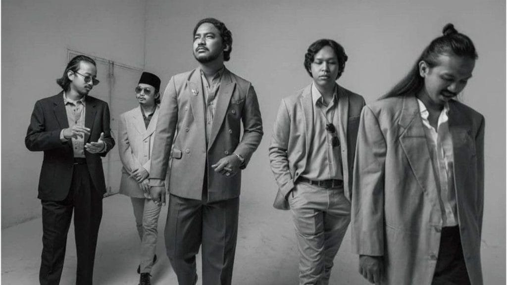 Lirik dan arti makna lagu Peradaban dari .Feast