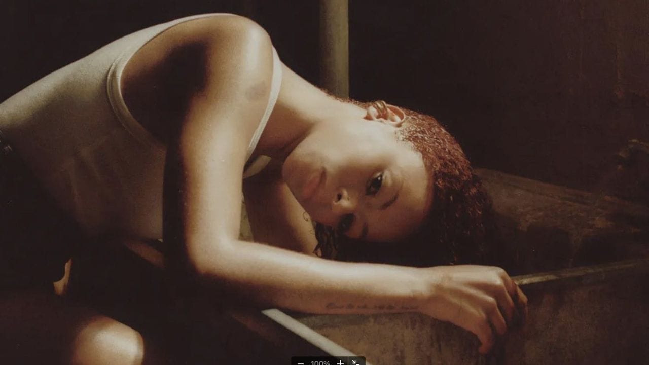 Lirik terjemahan dan arti makna lagu Love Me Not dari Ravyn Lenae