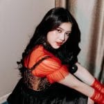 Lirik terjemahan dan arti makna lagu Adu Bola Mata dari Tiara Andini