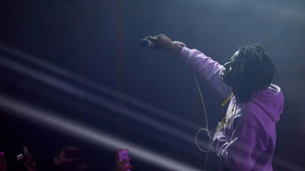 Lirik terjemahan dan arti makna lagu Who Knows dari Daniel Caesar