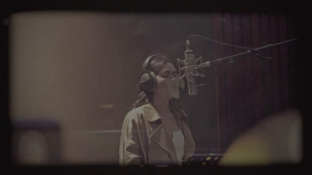 Lirik terjemahan dan arti makna lagu Love & Let Go dari Raisa