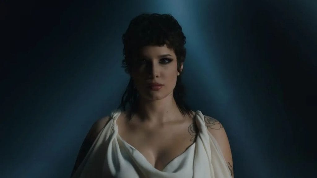 Lirik terjemahan dan arti makna lagu i am not a woman, i'm a god dari Halsey