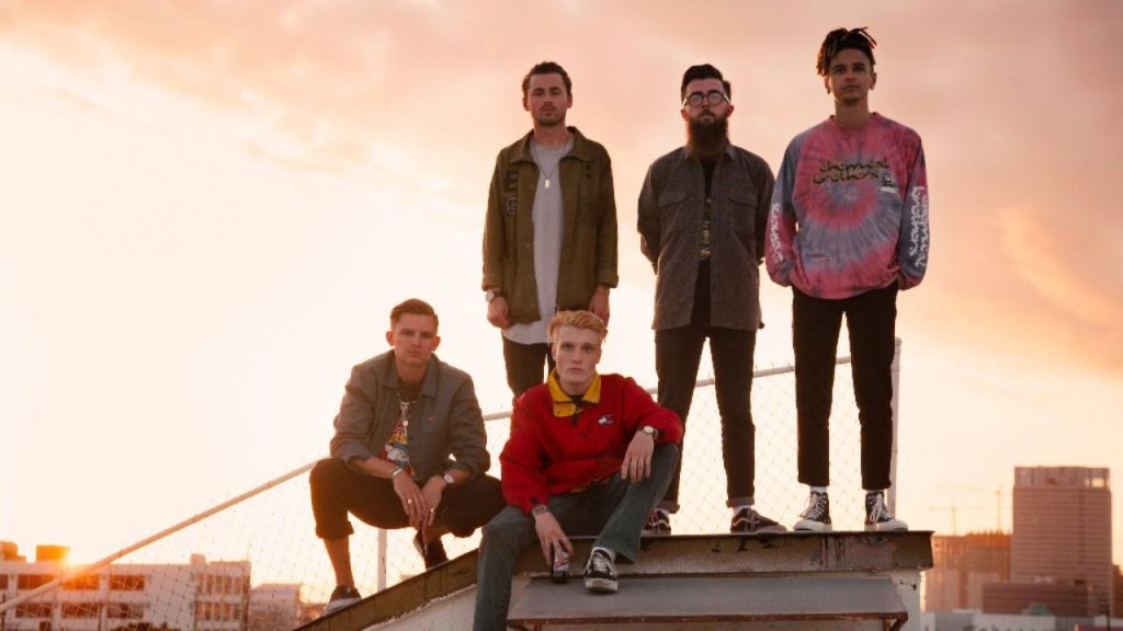 Lirik terjemahan dan arti makna lagu Parachute dari Neck Deep