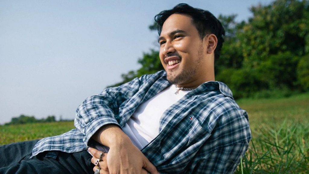 Lirik dan arti makna lagu Menawan dari Adrian Khalif