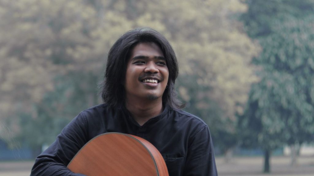 Lirik dan arti makna lagu Sedang Langit Gelap dari Elegi