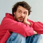 Lirik terjemahan dan arti makna lagu Hannah Montana dari Rex Orange County
